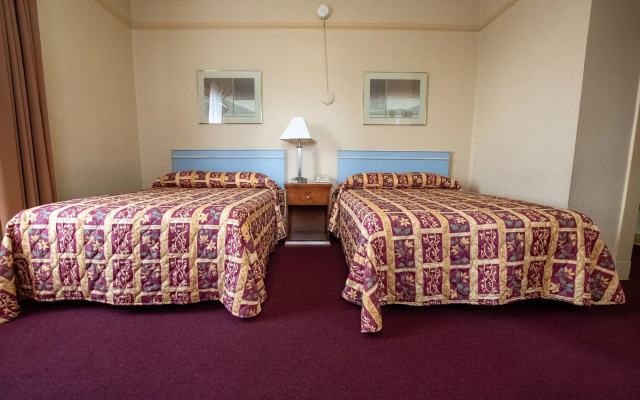 photo 2 of Stillwell Hotel