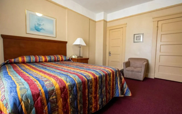 photo 4 of Stillwell Hotel