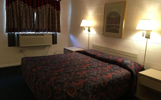 photo 3 of Budget Inn Ontario