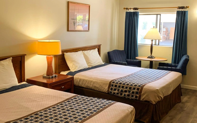 photo 3 of Hampton Motor Inn