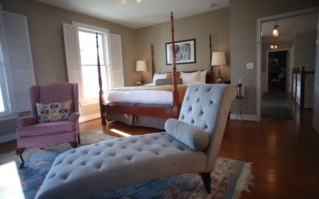 photo 2 of Stone Mountain Manor