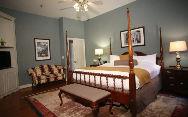 photo 3 of Stone Mountain Manor
