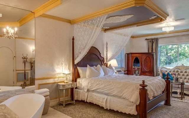 photo 3 of Storybook Riverside Inn