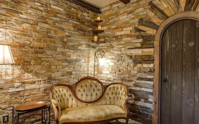 photo 5 of Storybook Riverside Inn
