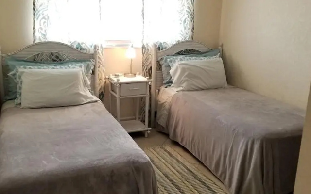 photo 4 of St.Pete Beach Condo - 5 Min Walk to Beach