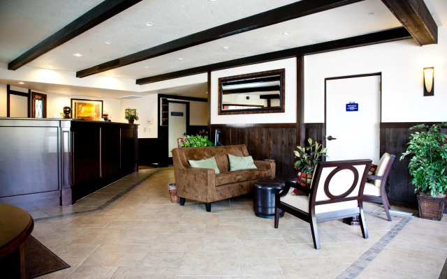 photo 2 of Stratford Inn