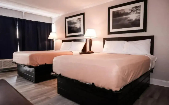 photo 5 of Riverside Inn Suites By Oyo Danville Ceaser Casino