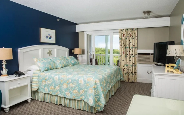 photo 2 of Strawberry Hill Seaside Inn