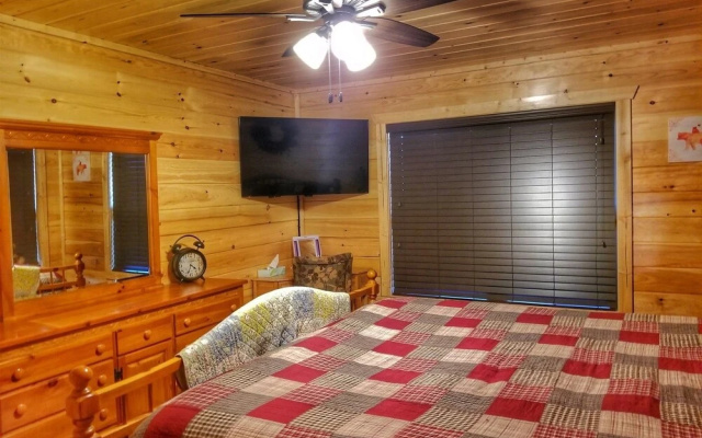 photo 4 of Streamside Hideaway- Copperhill TN