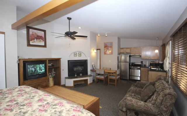 photo 5 of Streamside on Fall River