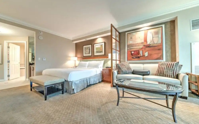 photo 5 of StripViewSuites at Signature