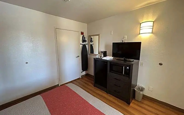 photo 2 of Studio 6 Bellflower, CA - Los Angeles