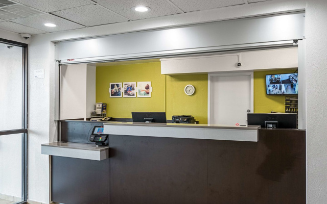 photo 2 of Studio 6 Miamisburg, OH - Dayton