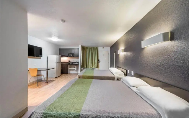 photo 3 of OYO Hotel Irving DFW Airport North