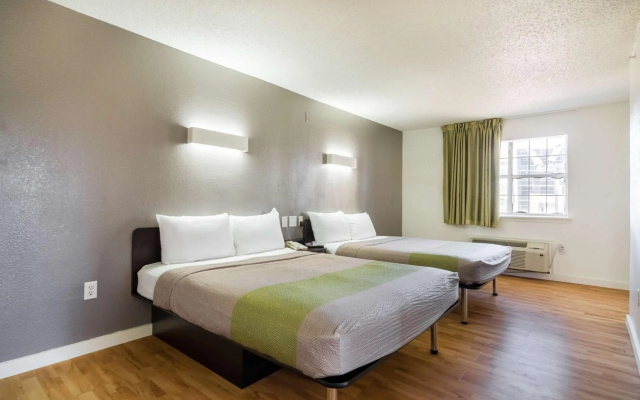 photo 3 of Studio 6 Plano, TX - Dallas - Plano Medical Center