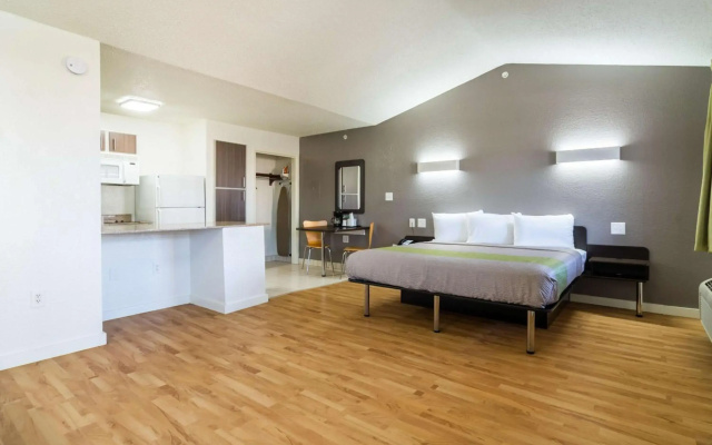 photo 5 of Studio 6 Plano, TX - Dallas - Plano Medical Center