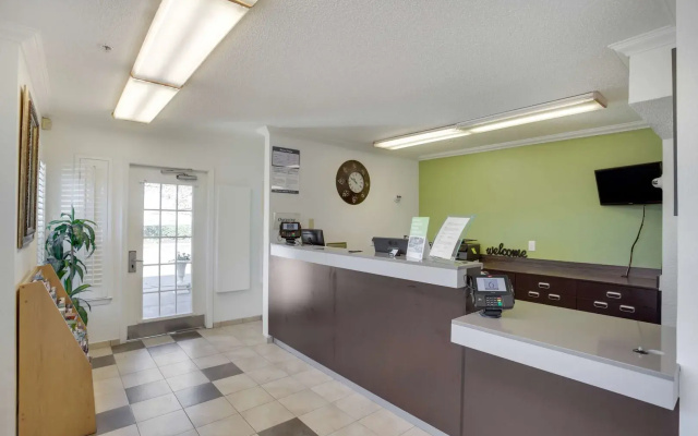 photo 2 of Studio 6 Stafford, TX - Houston - Sugarland