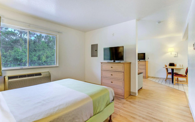 photo 4 of Studio 6 Extended Stay - Kissimmee, FL - Orlando
