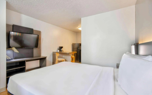 photo 3 of Studio 6 Extended Stay - San Antonio, TX - Medical Center