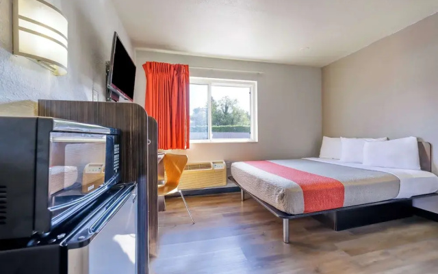 photo 3 of Studio 6 Seattle, WA – Sea-Tac Airport South