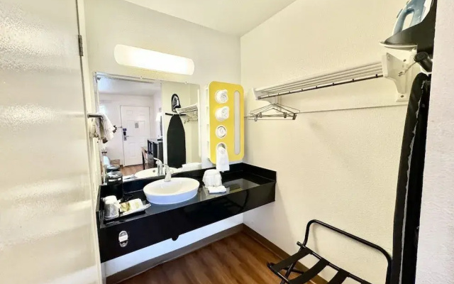 photo 3 of Studio 6 Suites – Bellflower, Ca - Los Angeles