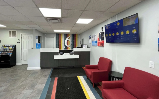 photo 2 of Studio 6 Suites - Lafayette, IN