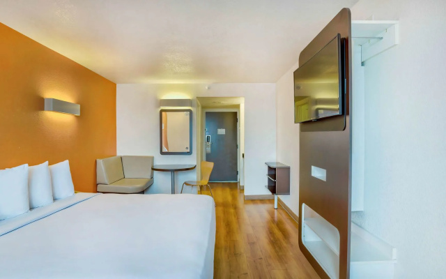 photo 3 of Studio 6 Suites Los Angeles, CA - Los Angeles - LAX