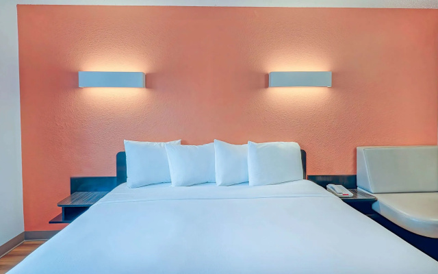 photo 5 of Studio 6 Suites Los Angeles, CA - Los Angeles - LAX