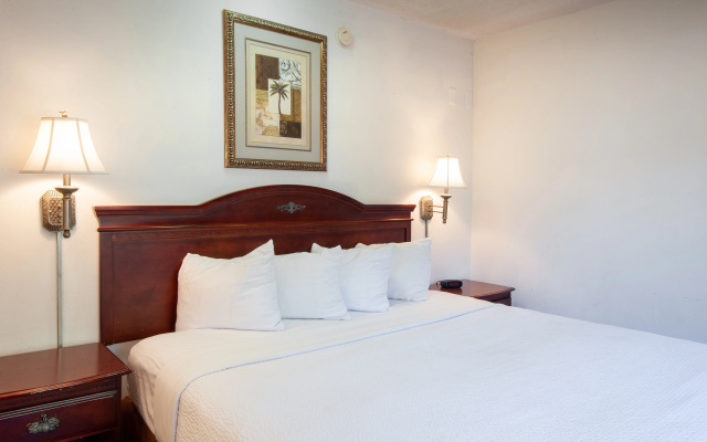 photo 2 of Studio City Court Yard Hotel