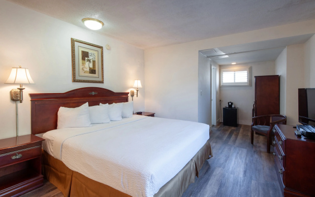 photo 5 of Studio City Court Yard Hotel