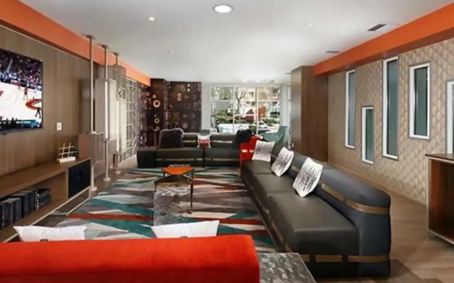 photo 2 of Studio City Universal Apartments
