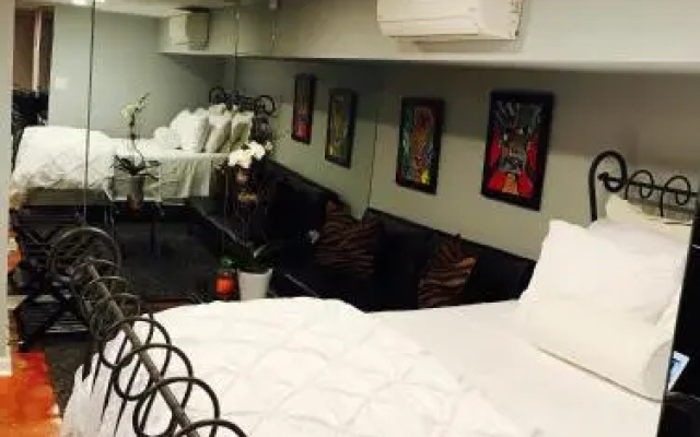 photo 4 of Studio H St Corridor
