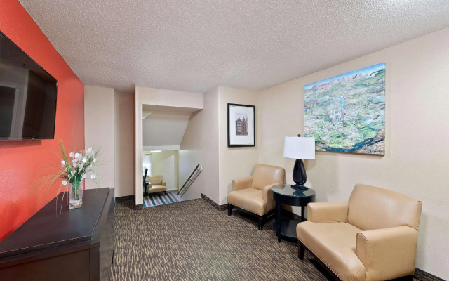 photo 3 of Studio 6 Suites Charlotte, NC - Tyvola Rd/Executive Park