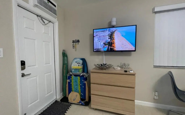 photo 3 of Studio right on the beach at Lauderdale By The Sea