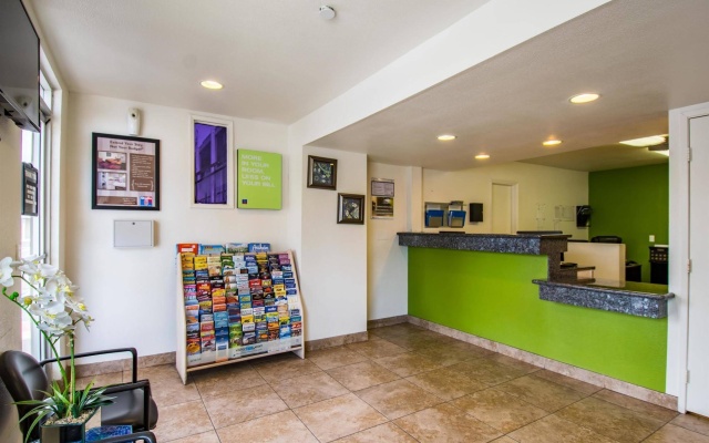 photo 2 of Studio 6 Cypress, CA