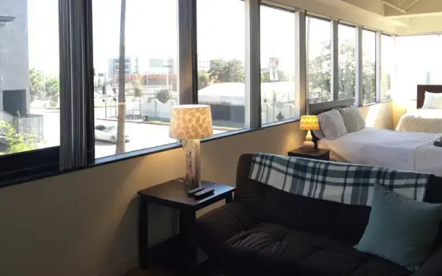 photo 3 of Studio Sunset Blvd