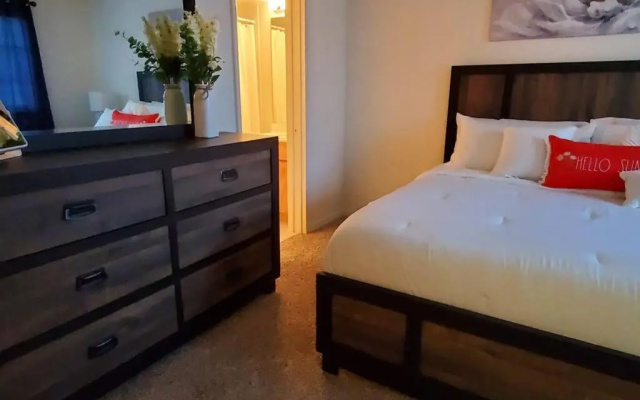photo 2 of Stunning 1 Bedroom with Great amenities in Broward