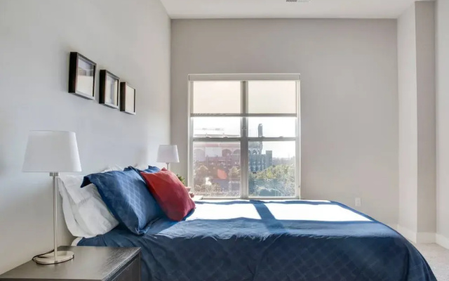 photo 3 of Stunning 1BR Apt In Uptown Near Ballpark