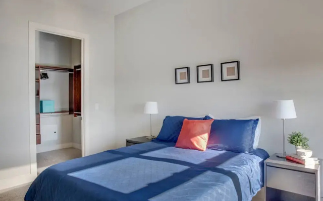 photo 4 of Stunning 1BR Apt In Uptown Near Ballpark
