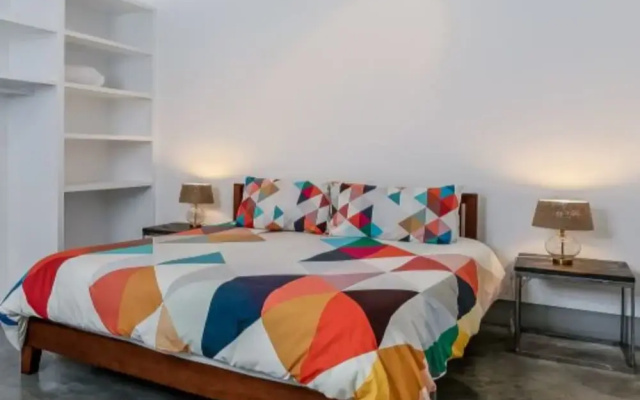 photo 2 of Stunning 1BR in Garden District by Hosteeva