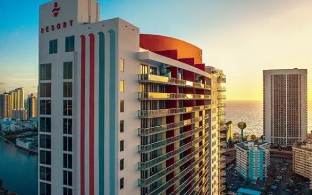 photo 3 of Stunning 2 Bedroom Bay Front Apt w/ Breathless View 1909