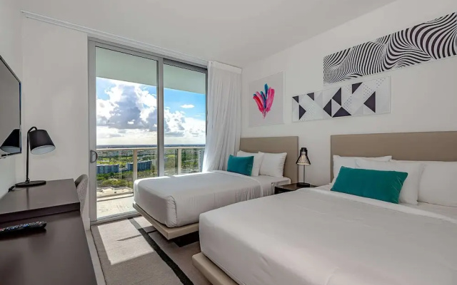 photo 3 of Stunning 25th-Floor Views in Hollywood