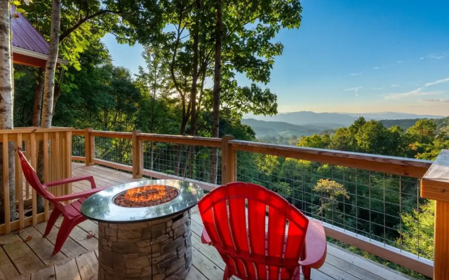 photo 4 of Stunning 2BR Cabin with Mountain Views