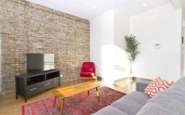 photo 2 of Stunning 2BR in Wrigleyville by Sonder