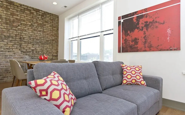 photo 4 of Stunning 2BR in Wrigleyville by Sonder