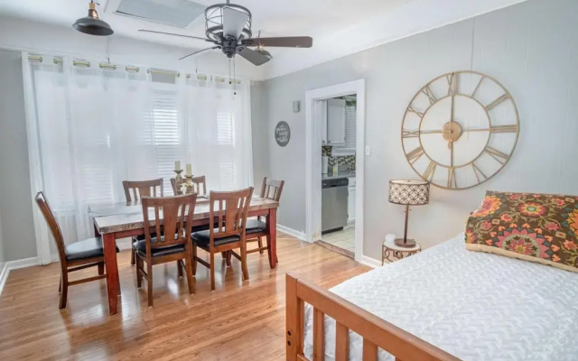 photo 3 of Stunning 3 BR Home Near DT Alamodome - Riverwalk