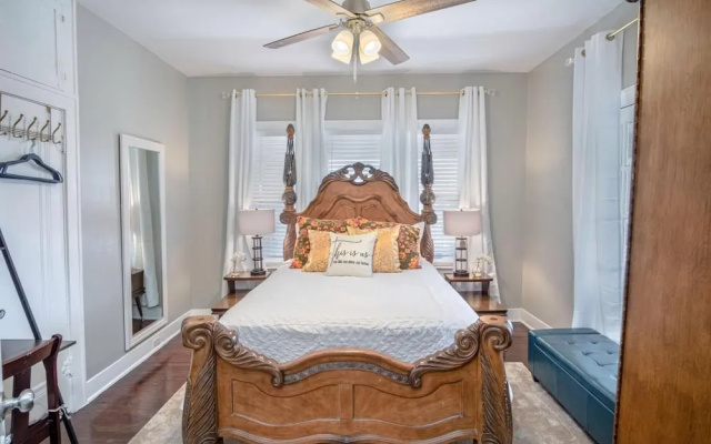 photo 5 of Stunning 3 BR Home Near DT Alamodome - Riverwalk