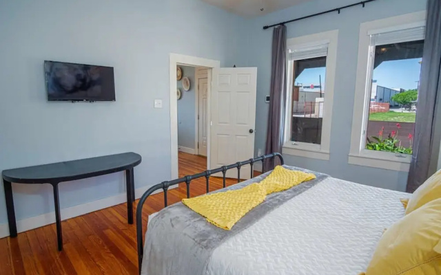 photo 4 of Stunning 3BR 2BA Haven in Downtown s Heart