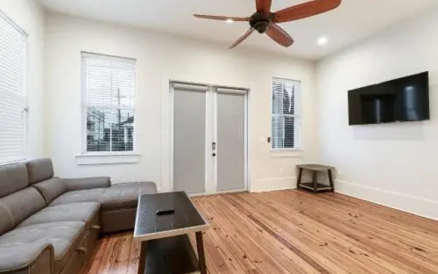 photo 3 of Stunning 3BR on Carondelet by Hosteeva
