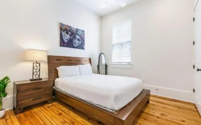 photo 4 of Stunning 3BR on Carondelet by Hosteeva